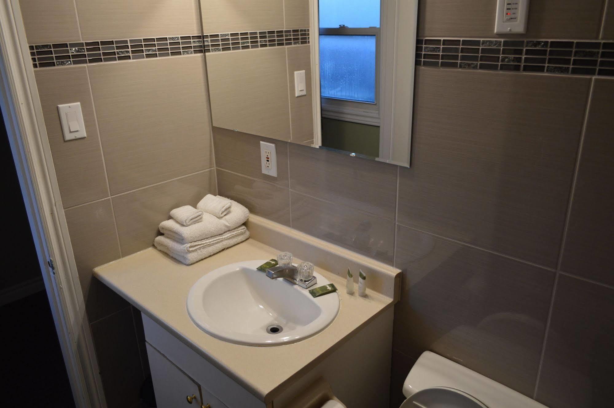 Kitchener Motel المظهر الخارجي الصورة